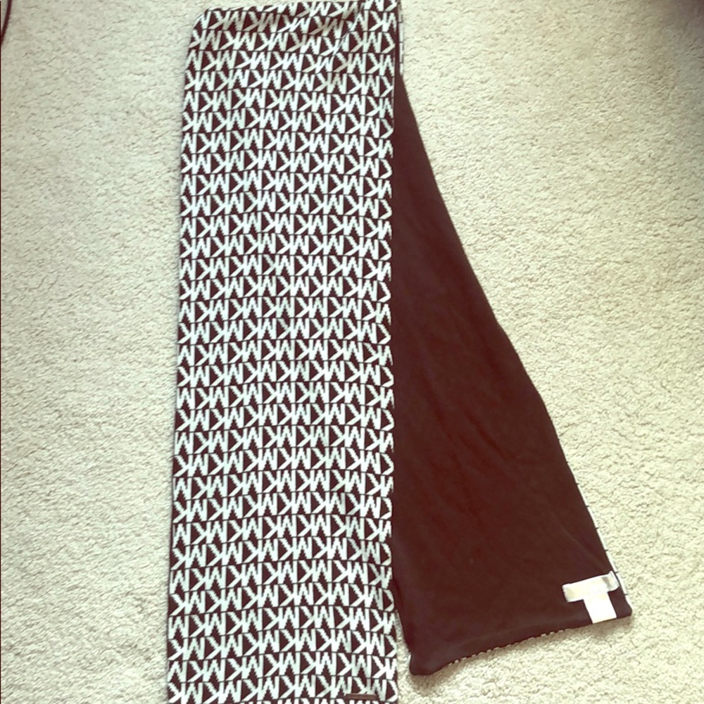 Michael Kors scarf
